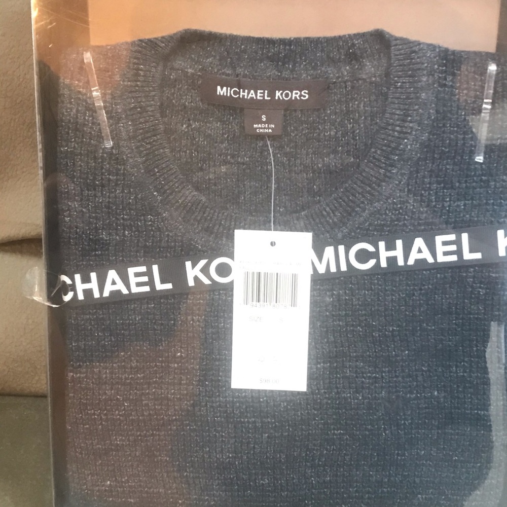 Michael Kors long sleeve pull over sweater men’s size small